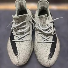 Yeezy — Yeezy Boost 350 V2 27.5 No Major Flaws — Sneaker — resale
