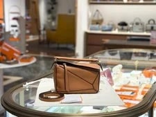 Loewe — Loewe Authentic Puzzle 18*12 Cowhide — Handbag — resale