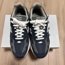 New Balance — 8.5US New Balance 993 — Sneaker — resale