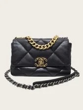Chanel — Chanel Lamb 19 Flap Medium Interior Chip 147030046 — Handbag — resale