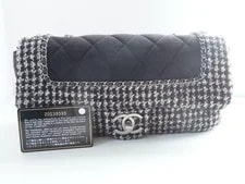 Chanel — Chanel / & / Medium Flap — Handbag — resale