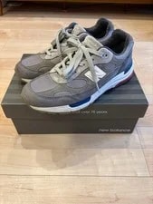 New Balance — 8.5US New Balance 992 — Sneaker — resale