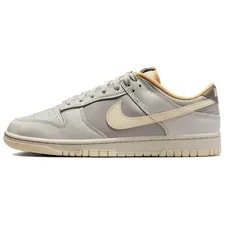 Nike — Nike Dunk LOW Light IB4503-072 — Sneaker — resale