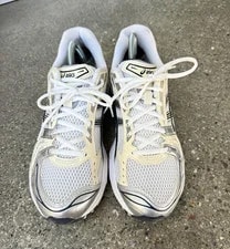 Asics — Asics Gel Kayano 14 10W/8.5M — Sneaker — resale