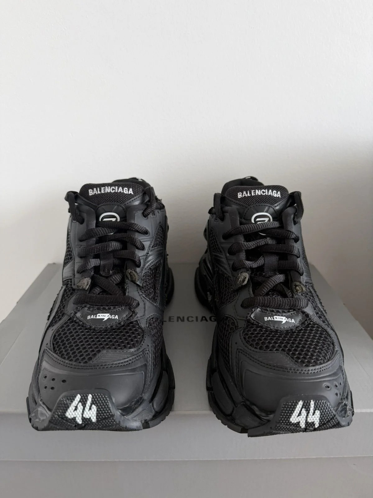 Balenciaga — Balenciaga Runner 44 EU — Sneaker — resale