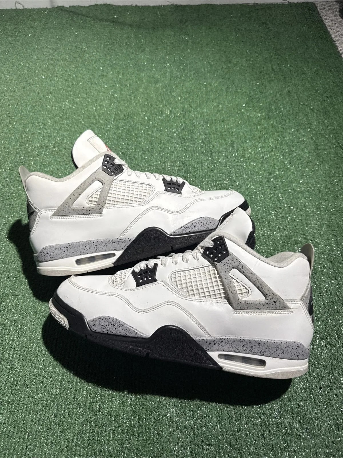 Jordan — Jordan 4 Retro OG 2025 — Sneaker — resale