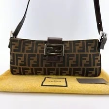 Fendi — Fendi Mamma Baguette 303H4 — Handbag — resale