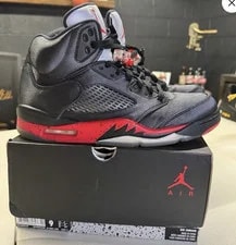 Air Jordan — Air Jordan 5 Retro Raging Bull — Sneaker — resale