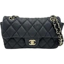 Chanel — Chanel Matelassé Flap 31番台 Japan Ookura — Handbag — resale