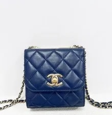 Chanel — Chanel Square Flap Crossbody Quilted Classic CC — Handbag — resale
