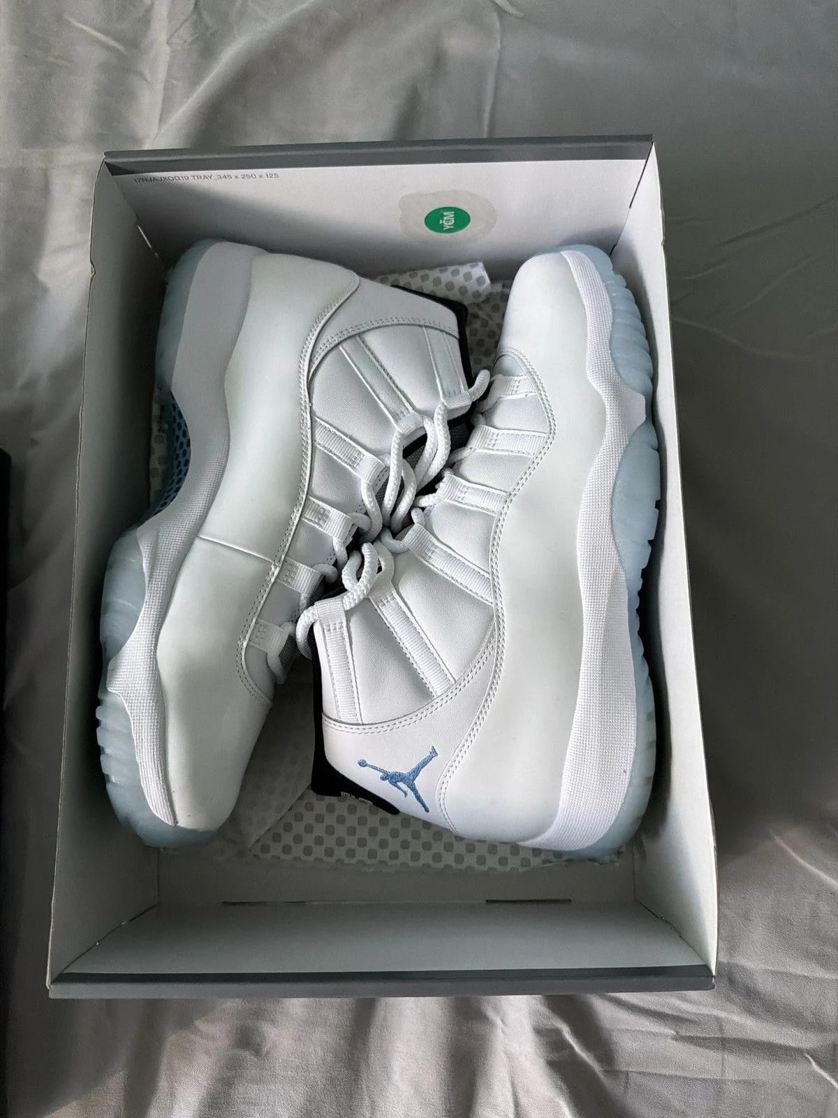 Air Jordan — Air Jordan 11 Retro ’s — Sneaker — resale