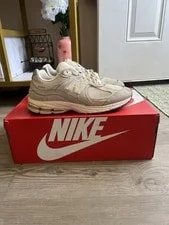 New Balance — New Balance 2002R ’s Calm M2002RCC — Sneaker — resale