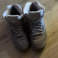 Wolf — 5s — Sneaker — resale
