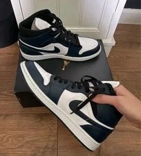 Jordan — Jordan Air 1 Mid Armory / Mid Top 554724-411 — Sneaker — resale