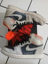 Jordan — Jordan Retro 1 Neutral Hyper — Sneaker — resale