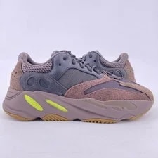 Yeezy — Yeezy 700 " " 2018 - Size 10 - ee9614 (11503-1) — Sneaker — resale