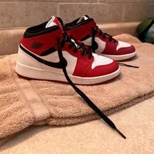 Jordan — Jordan Air 1 Mid / / Mid Top Lace-Up Teens — Sneaker — resale