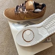 Nike SB — Nike SB Dunk Low Note Shop Manchester Brew and Biscuits Size 10 IO9508-200 — Sneaker — resale