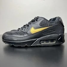 Nike — Size 8 - Nike Air Max 90 Essential — Sneaker — resale