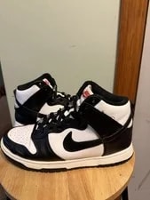Nike — Nike Dunk High Top Lace-Up Athletic — Sneaker — resale