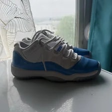 Jordan — Jordan Air 11 Low / Lace-Up Basketball — Sneaker — resale