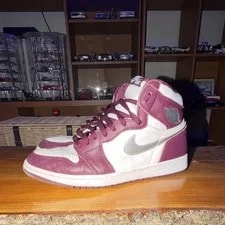 Jordan — Jordan Air 1 Retro High OG / -Metallic 555088-611 — Sneaker — resale