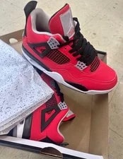 Air Jordan — Air Jordan 4 Retro 2026 Toro Bravo — Sneaker — resale