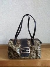 Fendi — Fendi Mamma Baguette 23x11x11cm — Handbag — resale