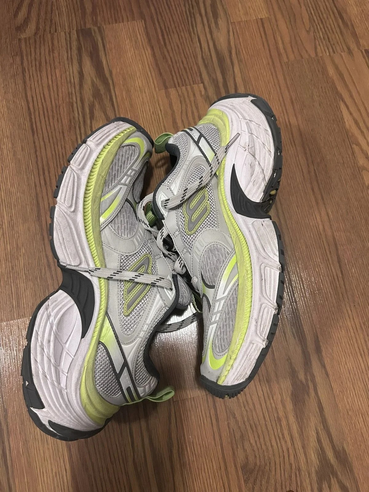 Balenciaga — Balenciaga 6XL — Sneaker — resale