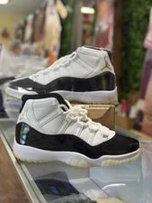 Jordan — Jordan Air 11 Retro Mid Gratitude / / CT8012-170 — Sneaker — resale