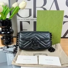 Gucci — Gucci GG Marmont Collection 699757 UM8KV 1000 — Handbag — resale