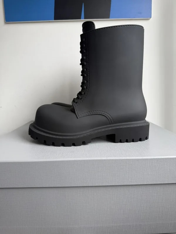 Balenciaga — Balenciaga Steroid Boot — Handbag — resale