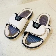 Air Jordan — Air Jordan Hydro XI Retro Slides Easter Rise 23 AA1336-117 — Sneaker — resale