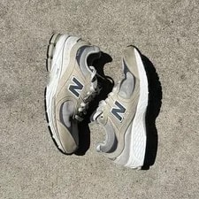 New Balance — New Balance 2002R Sandstone Magnet M2002RFA — Sneaker — resale