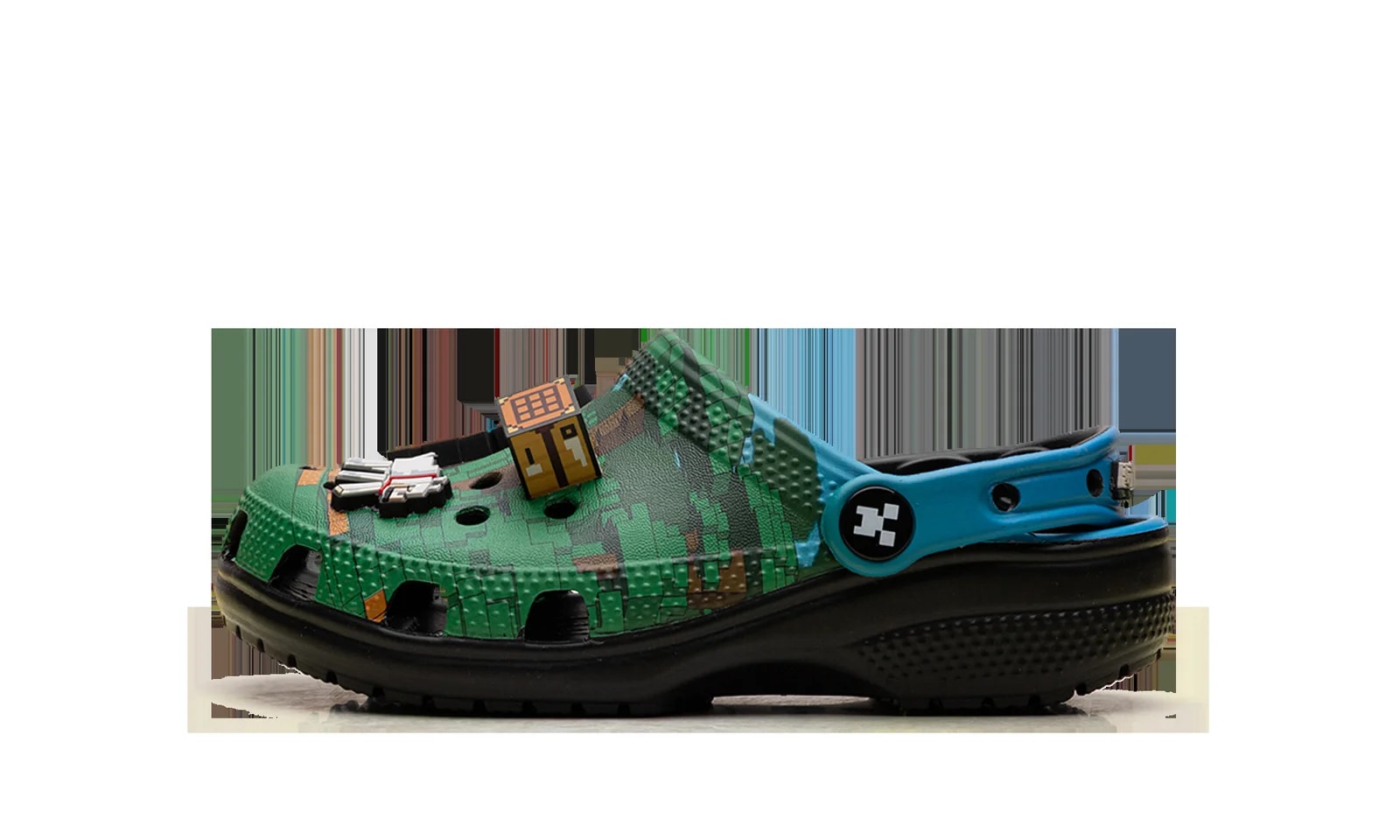 Crocs — Classic Clog GS "Minecraft" 210830 90H — Sneaker — resale
