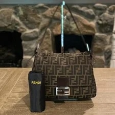 Fendi — Fendi Mamma Baguette Authentic Rate 10 — Handbag — resale