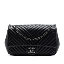 Chanel — Chanel Small CC Crossing Flap — Handbag — resale