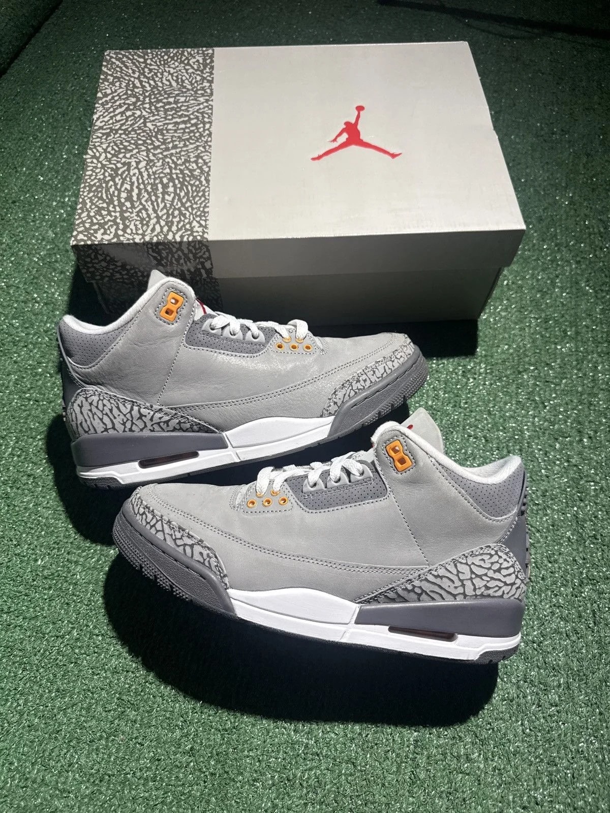 Jordan — Jordan 3 2021 — Sneaker — resale