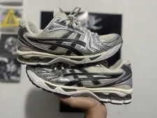 Asics — Asics Gel Katana 14 Metallic — Sneaker — resale