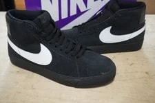 Nike SB — Nike SB Zoom Blazer Mid NEW 864349-007 — Sneaker — resale