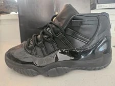 Jordan — Size 10.5 - Jordan 11 Retro Cap and Gown 2018 — Sneaker — resale
