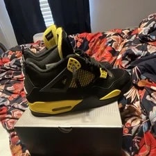 Jordan — Jordan Air 4 Retro ’s Mid Top DH6927-017 — Sneaker — resale