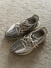 Adidas Yeezy — Sneaker — resale