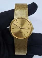 Patek Philippe — Patek Philippe Calatrava 3744 Yellow Gold Quartz 33m. B16976 — Watch — resale