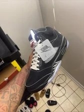 Jordan — Jordan 5 Metallic Reimagined 2025 — Sneaker — resale