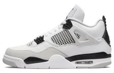 Jordan — Jordan 4 Retro Military -111 — Sneaker — resale
