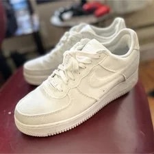 Nike — Nike Air Force 1 Low Low Top Lace-Up Solid — Sneaker — resale