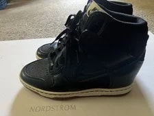 Nike — Nike Dunk SkyHigh High Top Lace-Up Athletic Gum Outsole — Sneaker — resale
