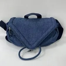 Bottega Veneta — Bottega Veneta Beak Crossbody for — Handbag — resale