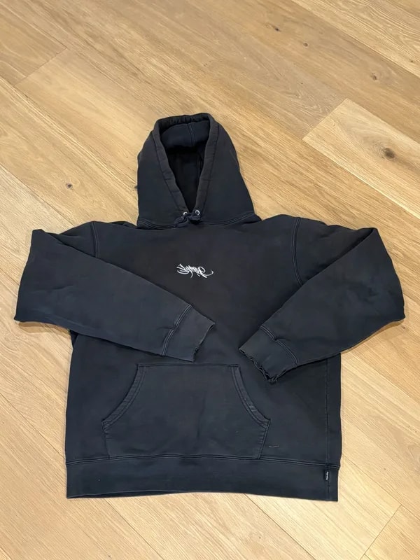 Supreme — Thrashed Supreme Tag Logo Hooded Sweatshirt L — Handbag — resale